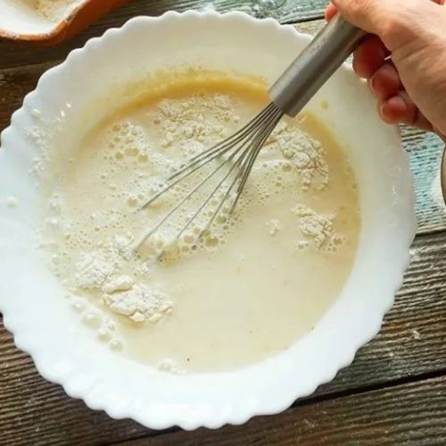 fouet-saladier-blanc-lait-farine