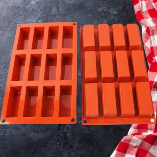 MOULE A FINANCIER - LOT DE 2